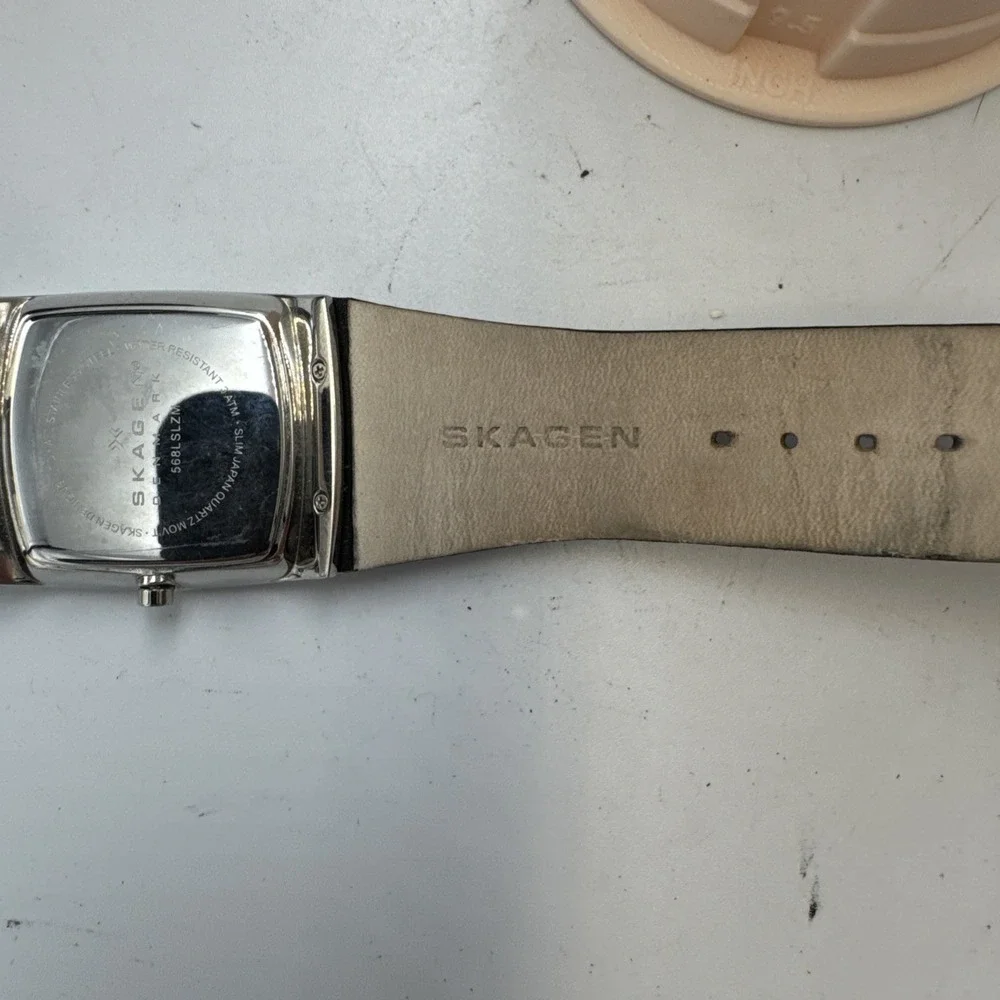 Skagen 568LSLZM Black Leather Strap Silver Dial Date Indicator Men's Watch